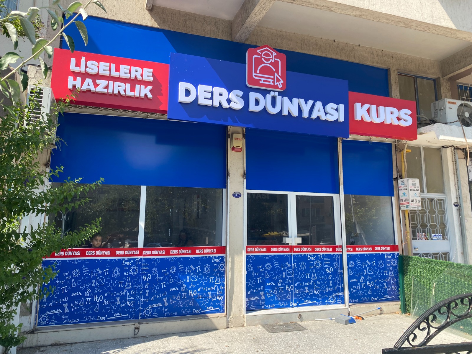 ders-dunyasi-isikli-kompozit-tabela-kutu-harf-tabela-foca-cam-kaplama-foca-tabela